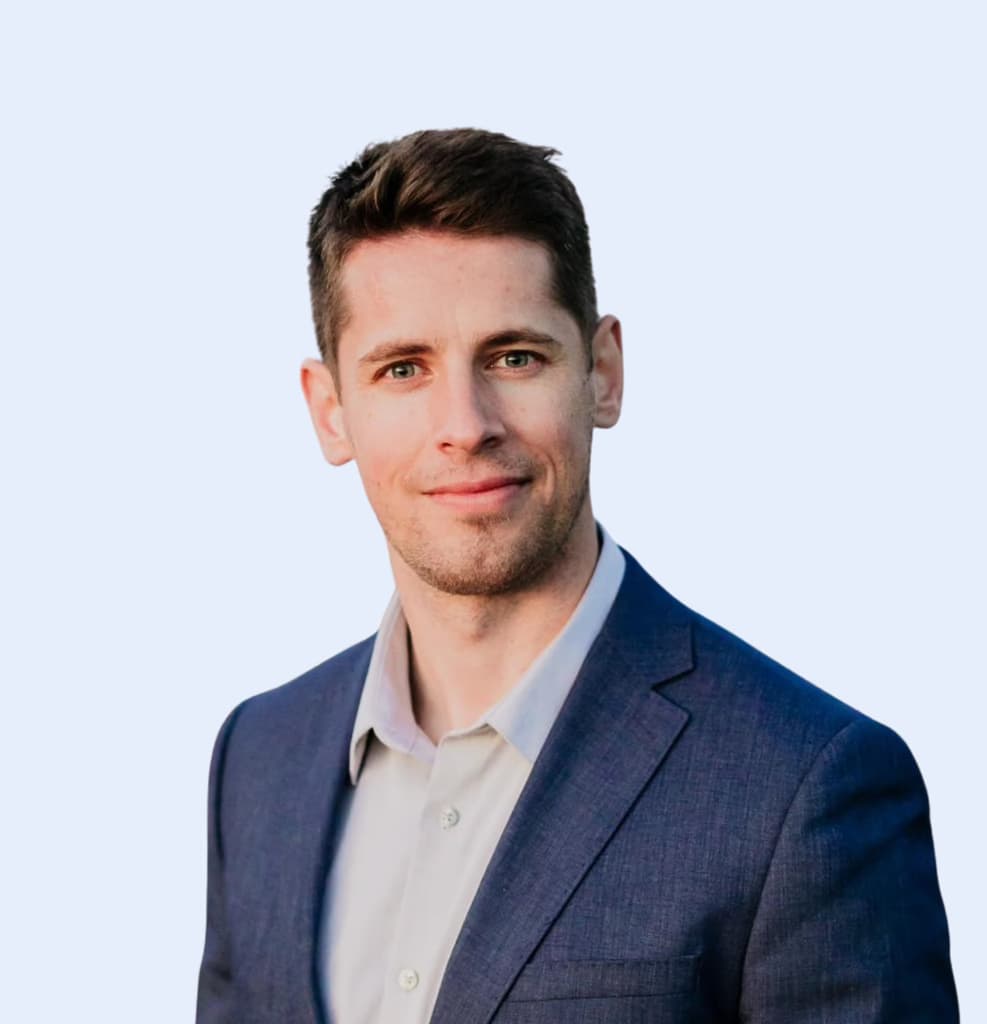 Oliver Jakimovski, DDM, Co-Founder and Head of Business Development of Ivorymade.