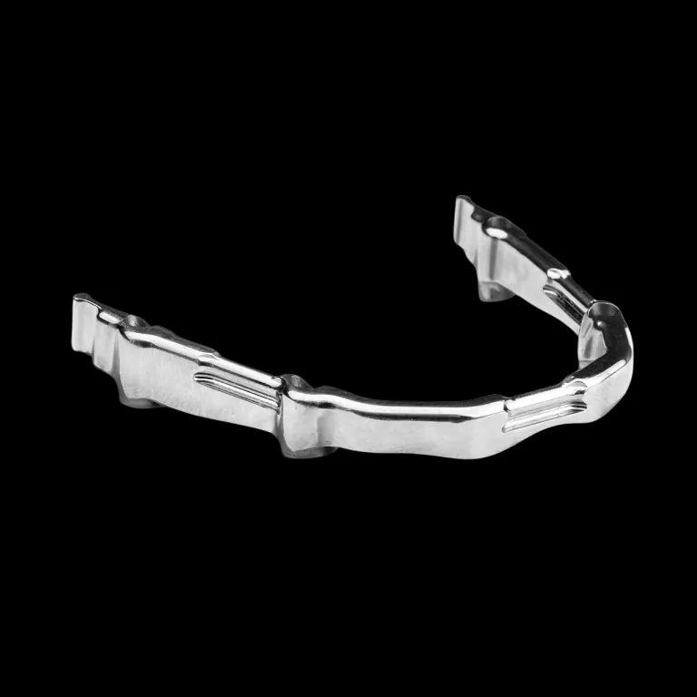 Titanium bar